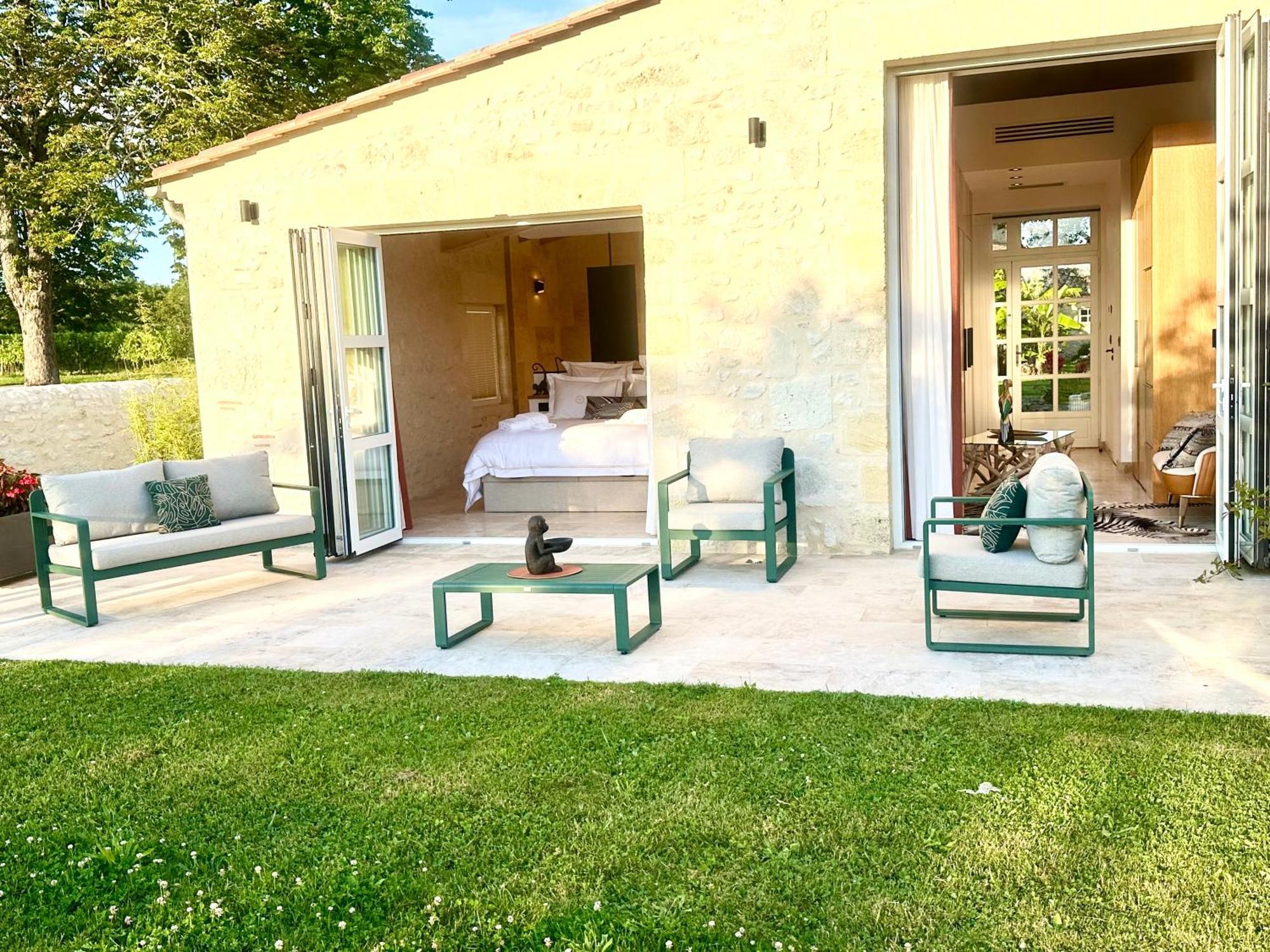 Chateau De Lafont Suites Saint-Vivien  外观 照片