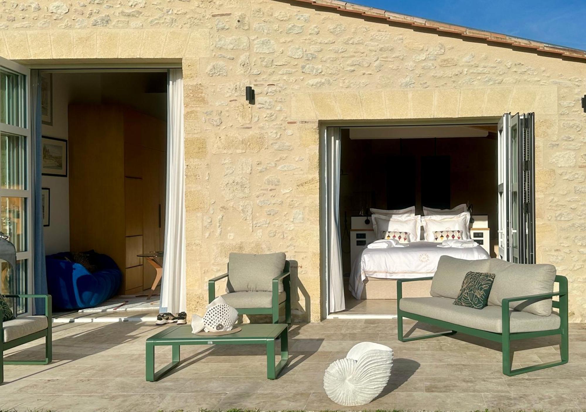 Chateau De Lafont Suites Saint-Vivien  外观 照片