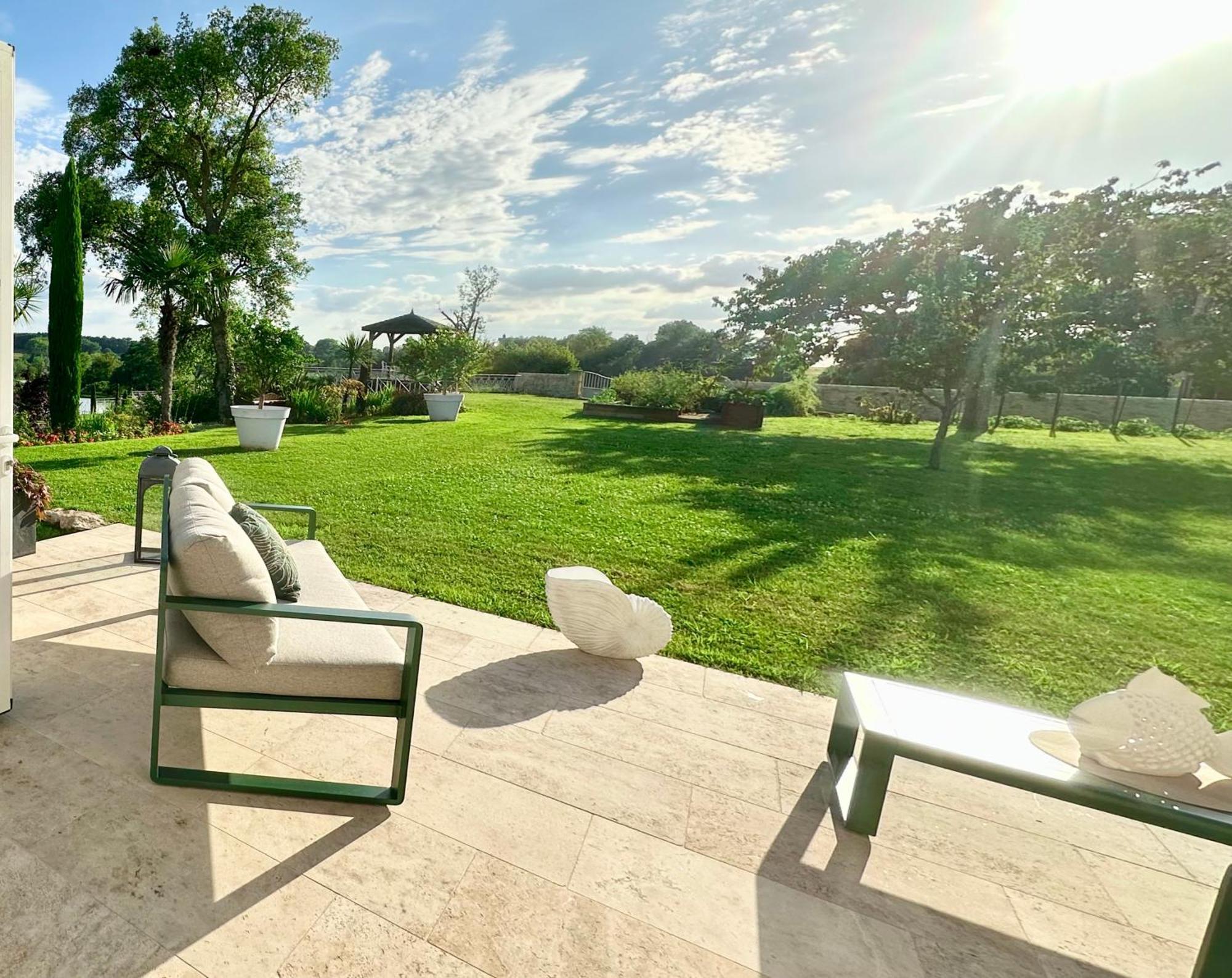 Chateau De Lafont Suites Saint-Vivien  外观 照片