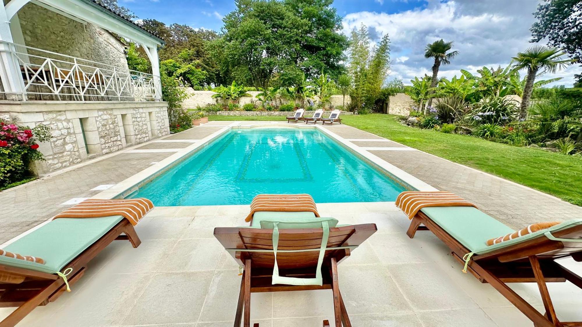 Chateau De Lafont Suites Saint-Vivien  外观 照片