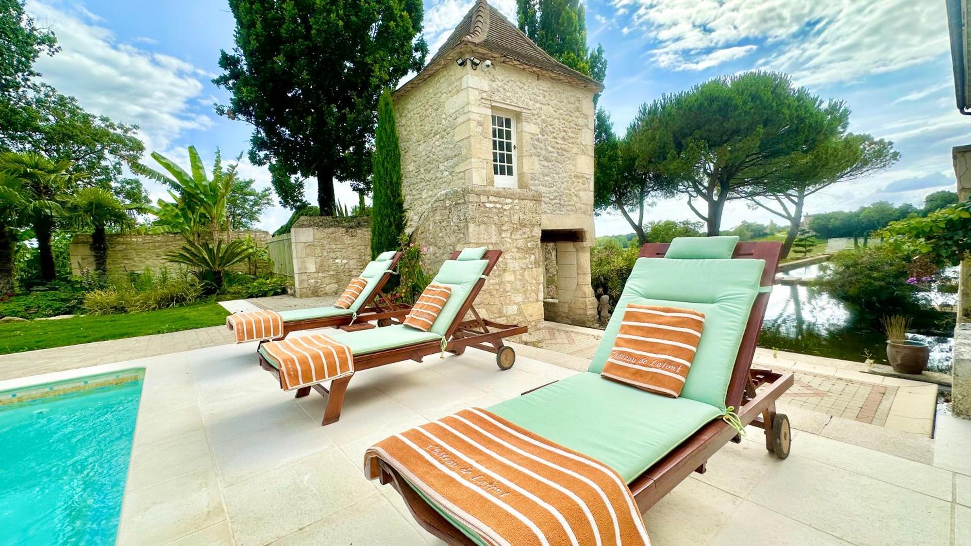 Chateau De Lafont Suites Saint-Vivien  外观 照片