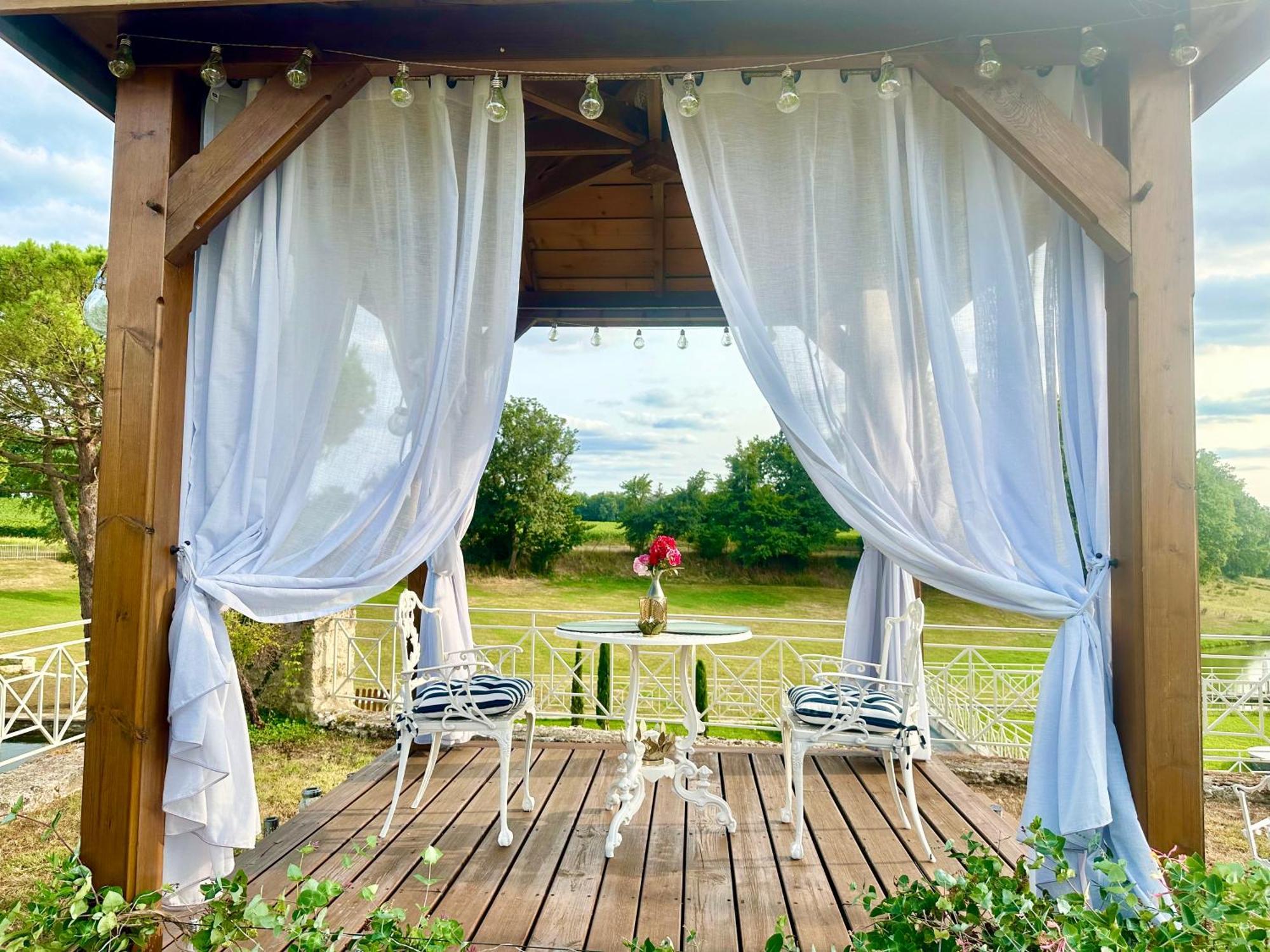 Chateau De Lafont Suites Saint-Vivien  外观 照片