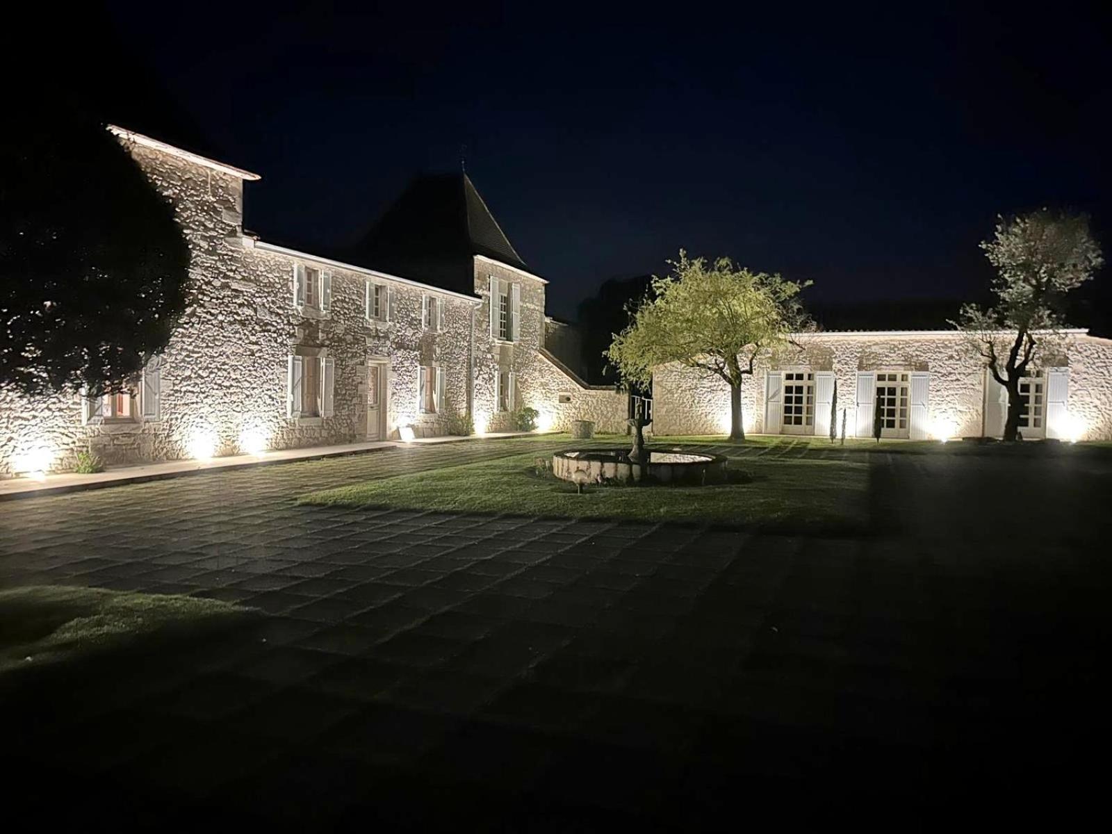 Chateau De Lafont Suites Saint-Vivien  外观 照片