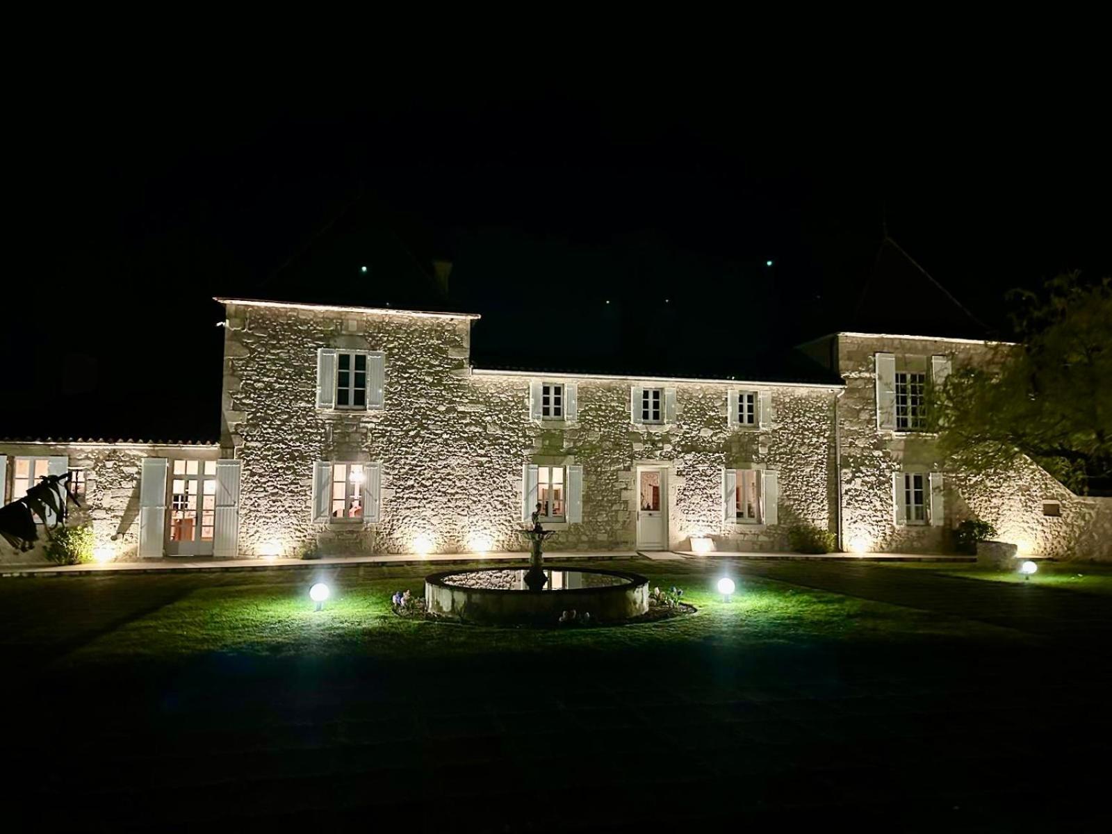 Chateau De Lafont Suites Saint-Vivien  外观 照片